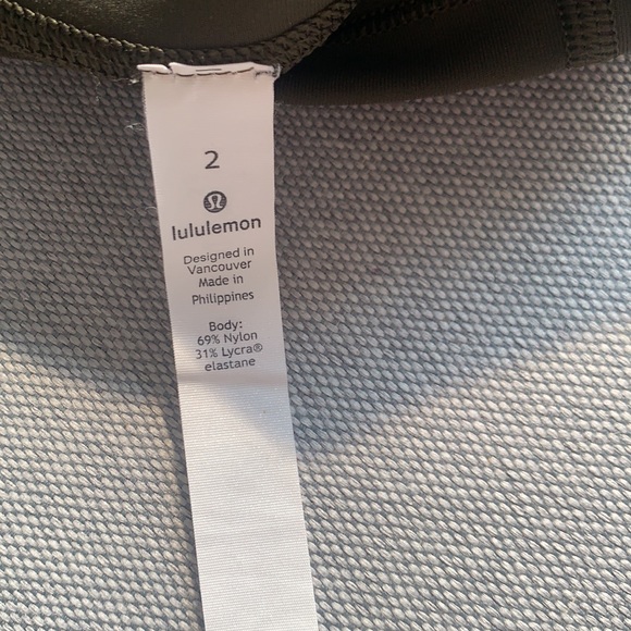 Olive green lululemon cropped pants - Picture 4 of 4